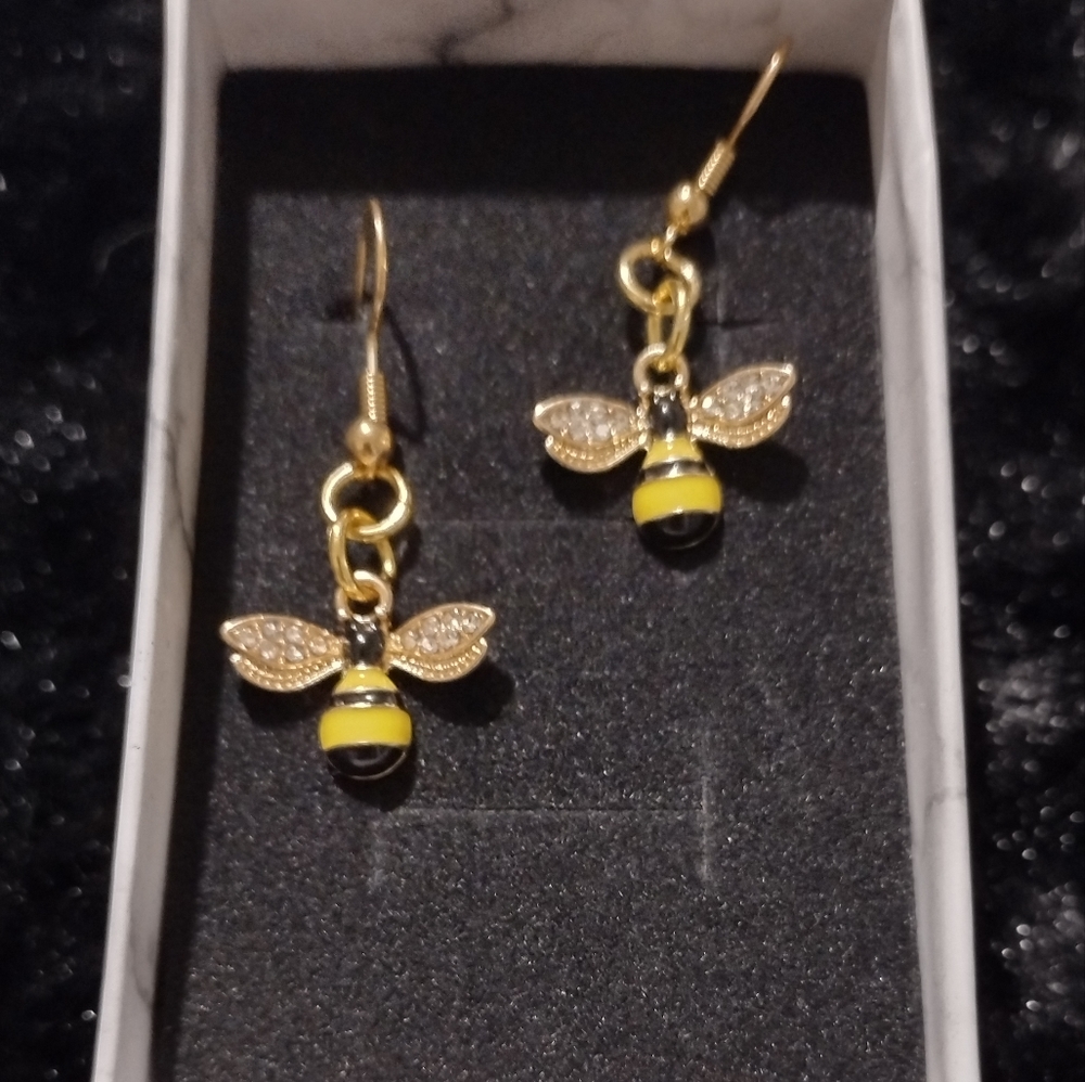 Bee earrings 18k hardware